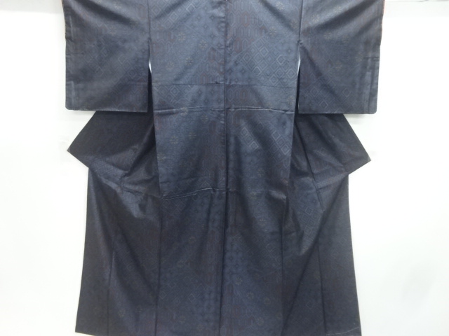 切り嵌め風古典柄模様織出し本場泥大島紬着物